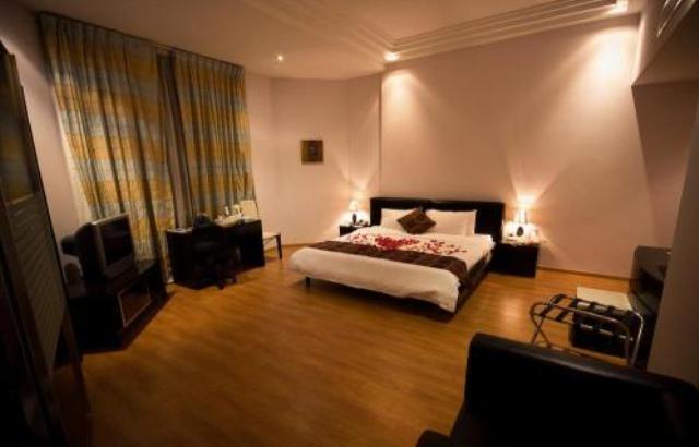 Ewa Hotel Apartments Manama Room photo
